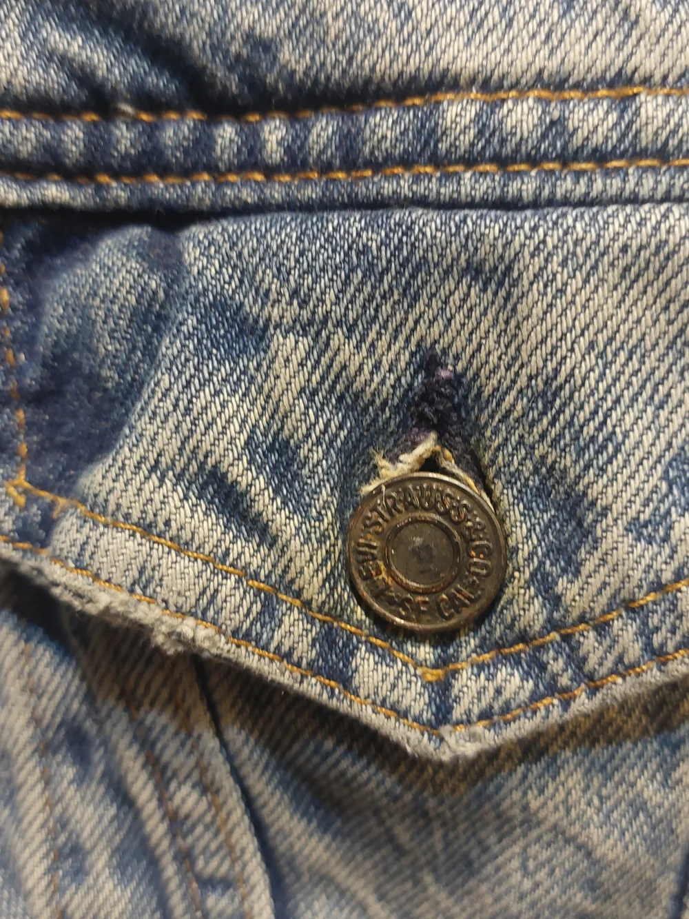 Levi's Light Blue Distressed Denim Jacket Vintage 80s Made USA Medium Trucker